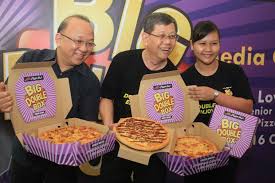 Treat yourself to the best pizza, sides and desserts from your nearest pizza hut. New Big Double Box Pizza Hut Malaysia Food Malaysia Pizza Hut