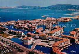 Situated in the bay of st tropez, this city is a little french venice. Ak Ansichtskarte Port Grimaud Fliegeraufnahme St Tropez Kat Grimaud Nr Kc03286 Oldthing Ansichtskarten Var