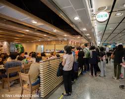 Experte sagt, sie ist „die disruptivste aktie der welt. Tim Ho Wan Hong Kong Central Station Tiny Urban Kitchen
