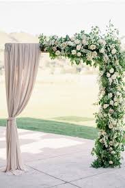24 Cool Minimalist Wedding Decor Ideas Wedding Forward Wedding Alter Decorations Simple Wedding Decorations Greenery Wedding