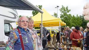 Sein wohnmobil ist am rastplatz urweltfunde an der a 8 bei weilheim an der teck komplett ausgebrannt. Ludwig Hofmaier Frau