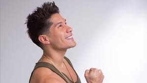 El intérprete venezolano jesús chyno miranda volvió locas a sus seguidoras en instagram luego de postear un video donde bailaba uno de sus más recientes éxitos sin camisa dejando ver sus sick pag, y como era de esperarse los comentarios no faltaron en la publicación. Chyno Miranda Is Receiving Passive Gymnastics Therapy To Treat Her Illness