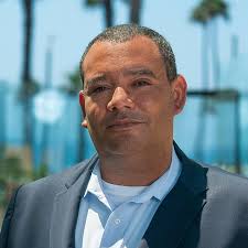 Brian Knight's Instagram, Twitter & Facebook