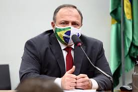 Pazuello é uma mera escada para bolsonaro subir no seu governo de show semanal de milícia, como aponta santos cruz. Pazuello Nega Ordens De Bolsonaro E Diz Que Clausulas Da Pfizer Eram Complicadissimas Veja Como Foi Jovem Pan