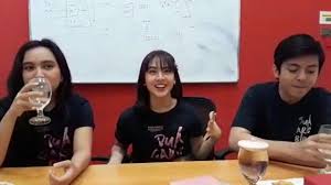 Two blue stripes) adalah sebuah film drama remaja indonesia tahun 2019 yang disutradarai oleh gina s. Hamil Di Usia 15 Tahun Ini Yang Dirasakan Zara Jkt48 Youtube