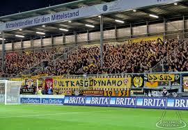 Die fußballschule des sv wehen wiesbaden bietet dir verschiedene kurse, seien es unsere beliebten feriencamps oder die neuen fördertrainings an. Sv Wehen Wiesbaden Vs Sg Dynamo Dresden 06 11 2015 Spiele Erlebnis Stadion De Stadien Spiele Sg Dynamo