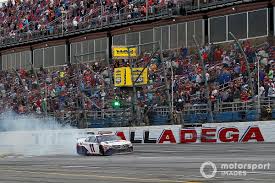 .nascar rules and regulations shows that the nascar is an american car racing contest that requires much enthusiasm in learning the nascar rules for being there are many tracks hosted in the nascar race since 1948 till today. Nascar Explains Talladega Penalties Defends Yellow Line Rule