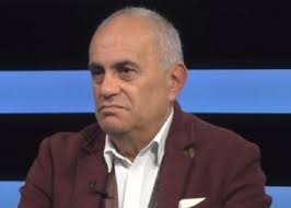 I jepet lamtumira princit Philip të Anglisë. Harry dhe William krah  njëri-tjetrit gjatë ceremonisë (foto)