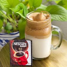 Lysa Tangkulung Membagikan Sebuah Postingan Di Instagram Dalgona Coffee Yang Lagi Viral Kali Ini Incesss Natashasidik Y Mason Jar Mug Dalgona Coffee Nescafe