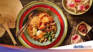 1 sendok makan nasi putih berapa gram dan berapa kalori. Kalori Lontong Isi Vs Kalori Lontong Sayur Pilih Yang Mana