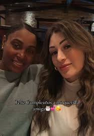 🌻Mariiiiiii🌻 (@lamariiiiiiiiii)