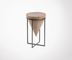 Scaled for use in a larger living room or where a bigger surface is required, it will easily hold a large lamp and a selection of photo frames and could also be used as a petite encoignure en bois et verre, table basse moderne. Table D Appoint Bois Massif Et Metal Style Boheme Top Design
