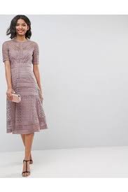 Dai vestiti da damigella in sete preziose, con ruches e drappeggi couture, ai vestiti eleganti da sera e da giorno color pesca, fragola e rosa cipria da (r)indossare anche in città con sandali #10 occasioni saldi estivi 2019 x #10 abiti da sogno da indossare a tutte le cerimonie di luglio, agosto e settembre! Asos Abito Cerimonia Vestiti Longuette Donne Compara I Prezzi E Acqusita Online