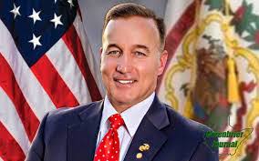 Mike Honaker's Instagram, Twitter & Facebook