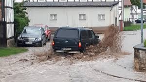 Zwei brückendurchflüsse des epplingser bachs wurden am donnerstagabend von treibgut blockiert, wie die polizei am freitagmorgen mitteilte. Uberflutungen Und Hochwasser Tief Axel Uber Deutschland Wetternews Wetteronline