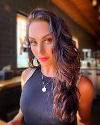 Emily Compagno! Beautiful.😍