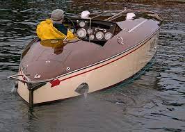 Idling Vintage Boats Boat Design Classic Wooden Boats