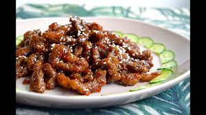 Add the pepper, half the chilli, half the spring onions, garlic and ginger bubble for 2 mins, then add the beef back to the pan and toss well to coat. Crispy Chilli Beef Dumpling Sisters Youtube