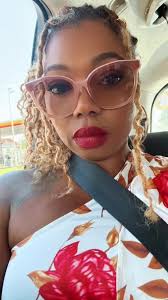 Melissa Charles Faust (@mellymelz_430)