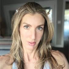 Sandy Nace's Instagram, Twitter & Facebook