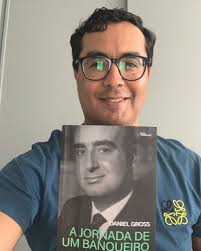 Terminei ontem a primeira leitura (sim, porque lerei mais vezes, tamanha a  quantidade de lições dessa obra prima) da biografia sobre Edmond Safra. O  homem mais parecido com a lenda do “Toque