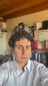 Salut! Je cherche un apartement/studio à louer à Genève, début de location  1er septembre. Budget max 1500CHF/mois (négociable). Hi! I am looking to  rent an apartment/studio in Geneva, starting Septembre 1st. Max