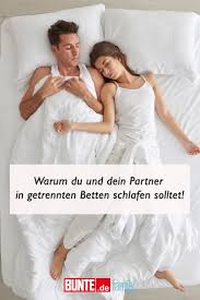 besser schlafen warum du und dein partner in getrennten betten schlafen solltet partner beziehung retten beziehung beenden