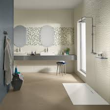 Leaner mirror can hang horizontally or vertically. Splash Produkte Love Tiles