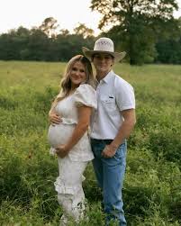 ONE MONTH!!🎀 Emma Rae is already a month old!! Where does time go?!  Watching you grow is so bitter sweet! So grateful you're my daughter! I  love you!