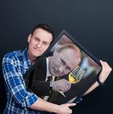 #навальный — это гарри поттер, который суется в хогсмид, а там воющие чары. Fotozhaby Aleksej Navalnyj I Zolotaya Knopka Youtube