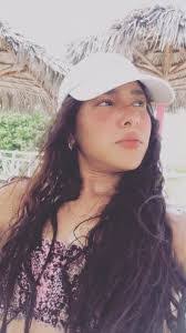 Amanda Delis's Instagram, Twitter & Facebook