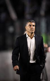 Pedro Emanuel analisa revés do Vasco e cita ponto que traz preocupação