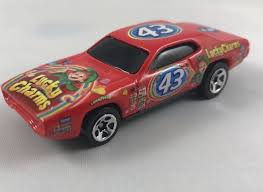 43 race car prior to the start of the 1980 daytona 500 stock car race at daytona international speedway in daytona beach, florida. Hot Wheels 43 Lucky Charms 1971 Plymouth Gtx Richard Petty Vintage Diecast Hot Wheels Plymouth Gtx Diecast