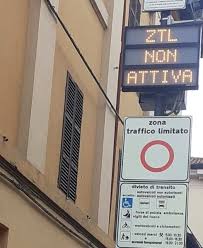 Ztl non attiva, atteggiamento ambiguo :: Segnalazione a Forlì