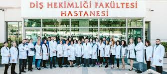 Diş hekimliği fakültesi, ağız ve diş sağlığının korunması, diş ve dişeti hastalıklarının tedavisi, protetik/restoratif tedaviler, diş ve çene ameliyatları gibi konularda eğitim vermektedir. Dis Hekimligi Fakultesi