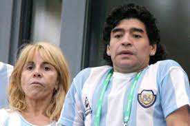 Claudia villafañe, esposa de diego maradona, ha presentado la demanda de divorcio en un juzgado de. Maradona Y Claudia Villafane De Un Amor Incondicional Desde La Adolescencia Al Escandalo Loc