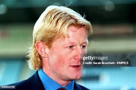 31 Sarah Hendry Stock Photos, High-Res Pictures, and Images