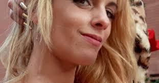 Agatha Fox's Instagram, Twitter & Facebook