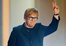 Many think the legendary performer was at his best in the. Bild Zu Cd Kritik Etwas Fehlt Aber Nicht Alles Elton Johns Werkschau Bild 1 Von 1 Faz