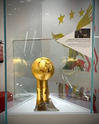 The globe soccer awards acknowledge and celebrate performances both on and off the field. Globe Soccer Awards On Twitter Globe Soccer Trophy Shining In Benfica Youth Academy Portugal On Dec 29 2019 Sport Lisboa E Benfica Director Rui Costa Received The Globe Soccer Award For