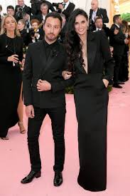 Her stepfather danny guynes didn't add much stability to her life either. Demi Moore Starportrat News Bilder Gala De