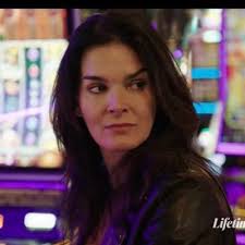 Angie and Sasha (@hayleyisles)