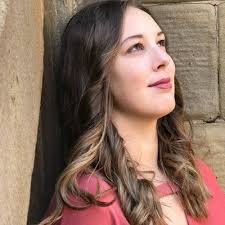 Melissa Snelling's Instagram, Twitter & Facebook