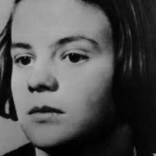 Those who don't want their little lives disturbed by anything bigger than themselves. Neue Biografie Uber Sophie Scholl Lebendiger Mensch Kultur