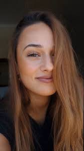 27 anos. , Trago comigo o peso e a leveza de um ano que me virou do avesso.  Não foi só mais um ano