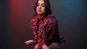 As nouns the difference between lane and line is that lane is a narrow passageway between fences, walls, hedges or trees while line is. Lirik Lagu Charli Xcx Feat Jay Park Unlock It Kolaborasi Barat Dan Kpop Halaman All Tribunstyle Com