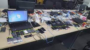 Scammer menyamar jadi polis ugut tembak final terciduk. 680 Scammer Isharefans Berjaya Ditangkap Pdrm