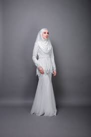 Pin Di White Modesty