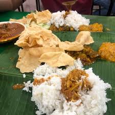 Beberapa masakan yang dibungkus daun pisang ini bisa menemanimu menyantap nasi hangat. Restoran Nsm Nasi Daun Pisang Indian Restaurant