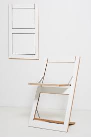 Son assise en toile polyester enduite de pvc vous offrira un confort optimal et un design moderne qui se mariera parfaitement à votre décoration d'extérieur. Epingle Sur Bureaux A La Maison Decormag